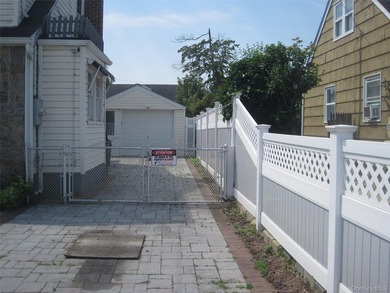 House Has *Good Bones* But Needs A Little Love. Attributes - photo 3