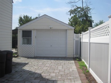 House Has *Good Bones* But Needs A Little Love. Attributes - photo 4