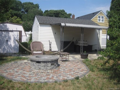 House Has *Good Bones* But Needs A Little Love. Attributes - photo 8