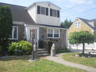 House Has *Good Bones* But Needs A Little Love. Attributes - photo 10