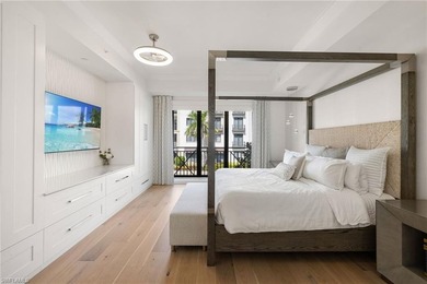 UNIQUE CORNER RESIDENCE IN QUATTRO AT NAPLES SQUARE WITH - photo 15