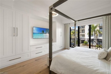 UNIQUE CORNER RESIDENCE IN QUATTRO AT NAPLES SQUARE WITH - photo 17