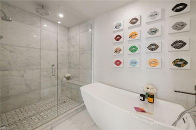 UNIQUE CORNER RESIDENCE IN QUATTRO AT NAPLES SQUARE WITH - photo 20