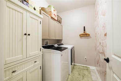 Built by Pridemark Homes, this immaculate ranch townhouse offers - photo 21