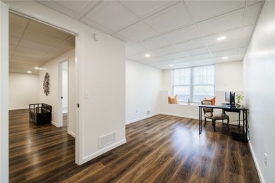 Built by Pridemark Homes, this immaculate ranch townhouse offers - photo 24
