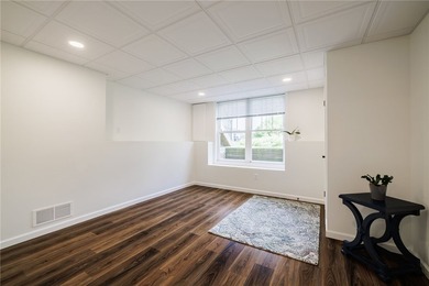 Built by Pridemark Homes, this immaculate ranch townhouse offers - photo 27