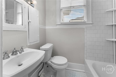 Income-producing duplex in desirable Baldwin Park offering a - photo 34