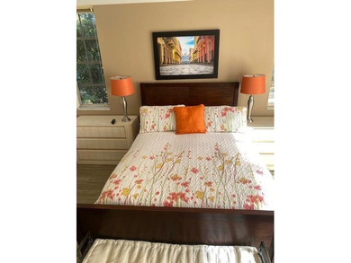 Stunning corner garden apartment completely updated, partially - photo 4
