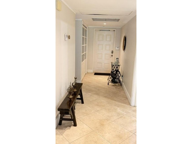 Stunning corner garden apartment completely updated, partially - photo 8