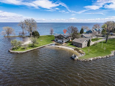 Lake Winnebago Home Sale Pending in Oshkosh Wisconsin