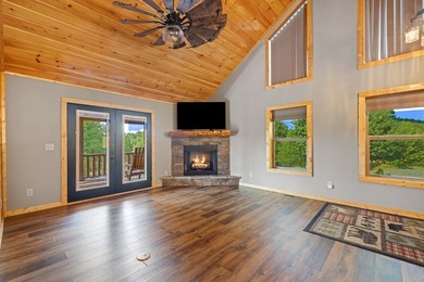MOUNTAIN CABIN - Beautiful home offering open concept with - photo 8