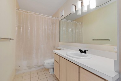 Updated 2 bedroom, 2.5-bathroom DiVosta built townhouse in the - photo 16