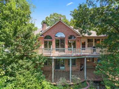 Perched at over 1,000 feet in elevation, this beautiful home - photo 8