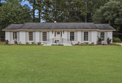 Lake Moultrie Home For Sale in Moncks Corner South Carolina