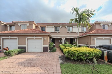 Lake Townhome/Townhouse For Sale in Fort Myers, Florida