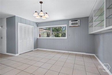 A Mid-Century home in Midtown is available for purchase, a 2 - photo 17