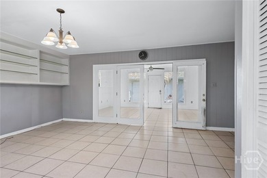 A Mid-Century home in Midtown is available for purchase, a 2 - photo 18