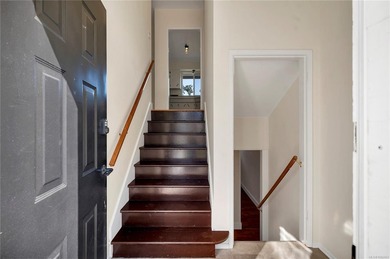 Family home, centrally located on a beautiful 0.25-acre lot just - photo 25