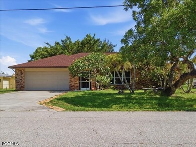 RARE FIND! Make this home your own! Oversized lot with large - photo 1