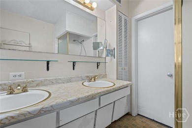 A Mid-Century home in Midtown is available for purchase, a 2 - photo 31