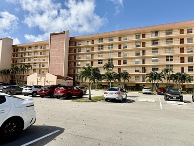 Huntington Lakes Condo For Sale in Delray Beach Florida