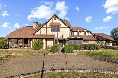 (private lake, pond, creek) Home For Sale in Waxahachie Texas