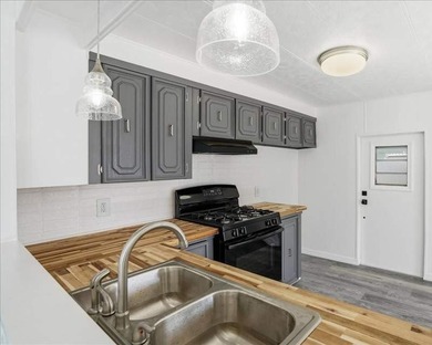 Completely remodeled 2 bedroom, 2 bath home here at Tanglewood - photo 10