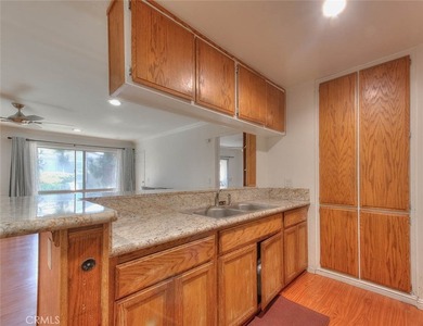 Beautiful 3-bedroom, 2-bath condo featuring an open floor plan - photo 6