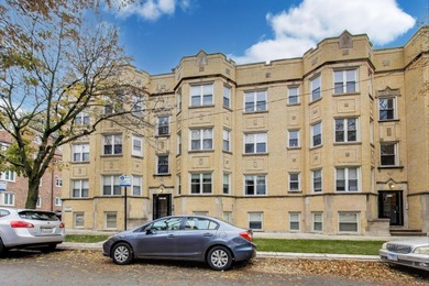 (private lake, pond, creek) Condo For Sale in Chicago Illinois