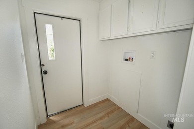 Welcome to Shenandoah Estates, a gated 55+ community offering - photo 13