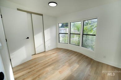 Welcome to Shenandoah Estates, a gated 55+ community offering - photo 14