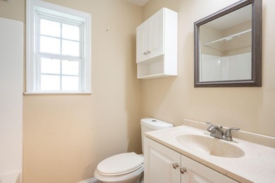 This cozy one level home offers easy living with an open layout - photo 22