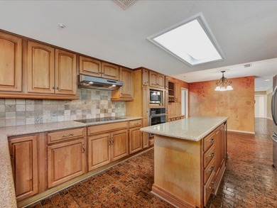 Beautiful custom home in prestigious Crown Colony Subdivision - photo 25
