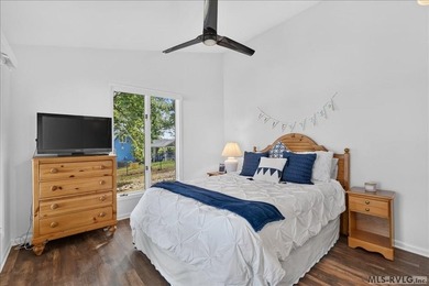 COMPLETELY RENOVATED FULLY FURNISHED 3 BEDROOM+1 UNDESIGNATED - photo 25