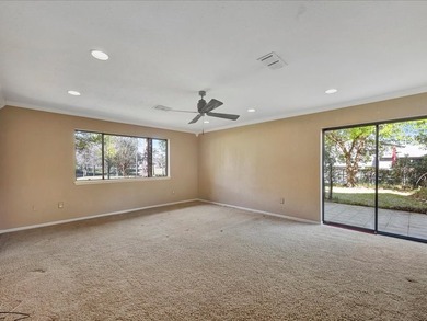 Beautiful custom home in prestigious Crown Colony Subdivision - photo 27