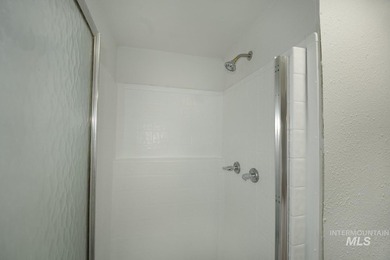 Welcome to Shenandoah Estates, a gated 55+ community offering - photo 29