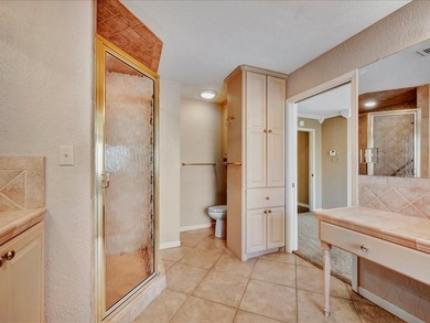 Beautiful custom home in prestigious Crown Colony Subdivision - photo 31