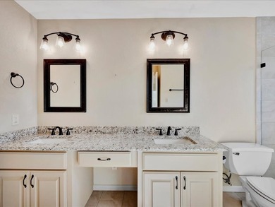Beautiful custom home in prestigious Crown Colony Subdivision - photo 34