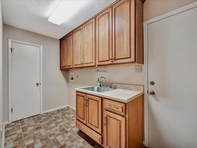 Beautiful custom home in prestigious Crown Colony Subdivision - photo 39