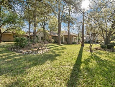 Beautiful custom home in prestigious Crown Colony Subdivision - photo 44