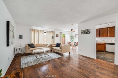 Welcome to this beautifully maintained townhome offering comfort - photo 4