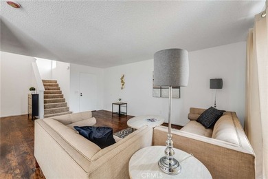 Welcome to this beautifully maintained townhome offering comfort - photo 7