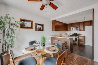 Welcome to this beautifully maintained townhome offering comfort - photo 9