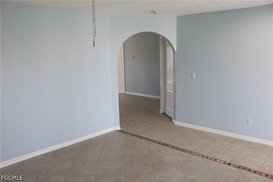Fully Renovated & Move-In Ready! 3 Bedrooms 2 Bathrooms Double - photo 6