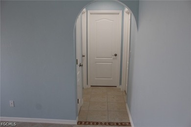 Fully Renovated & Move-In Ready! 3 Bedrooms 2 Bathrooms Double - photo 8