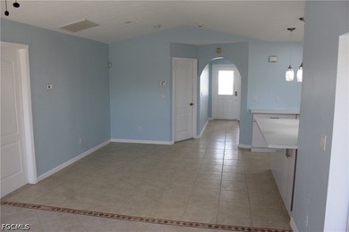 Fully Renovated & Move-In Ready! 3 Bedrooms 2 Bathrooms Double - photo 10