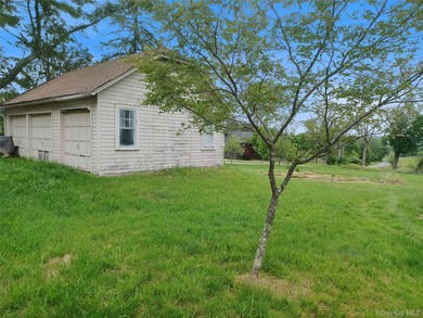 This Colonial home in Cochecton presents solid bones and a - photo 4