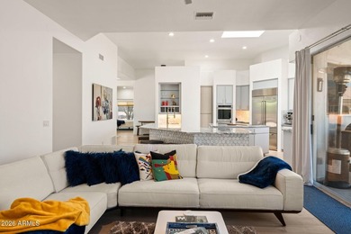 SELLER PAYS CLOSING COSTS!! Contemporary ART home!! Elevated - photo 17