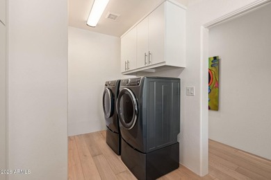 SELLER PAYS CLOSING COSTS!! Contemporary ART home!! Elevated - photo 21