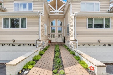 Welcome to this beautifully updated, move-in-ready townhouse - photo 2